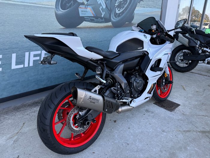 2023 Yamaha YZF-R7LA White