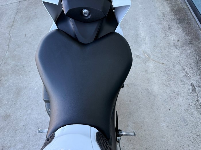 2023 Yamaha YZF-R7LA White