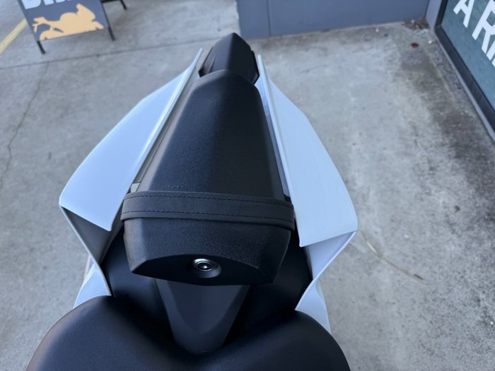2023 Yamaha YZF-R7LA White