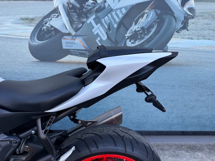 2023 Yamaha YZF-R7LA White