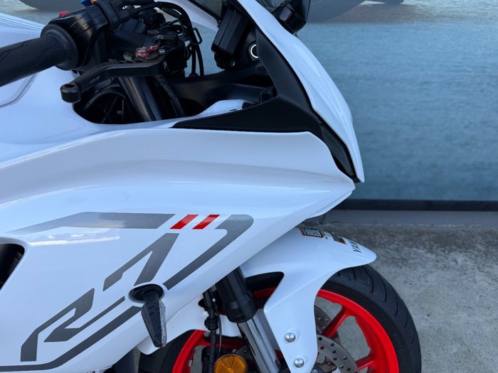 2023 Yamaha YZF-R7LA White