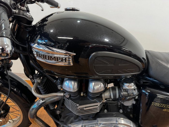 2010 Triumph THRUXTON 900 Black