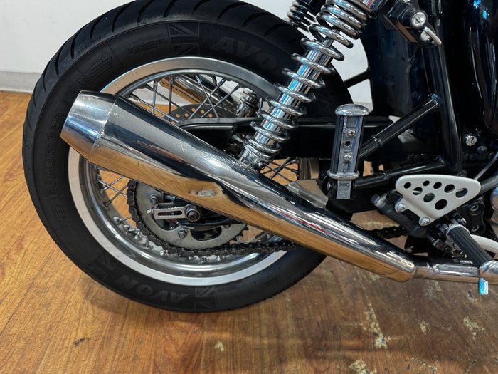 2010 Triumph THRUXTON 900 Black