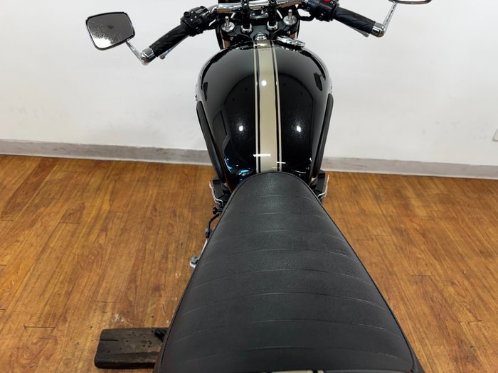 2010 Triumph THRUXTON 900 Black