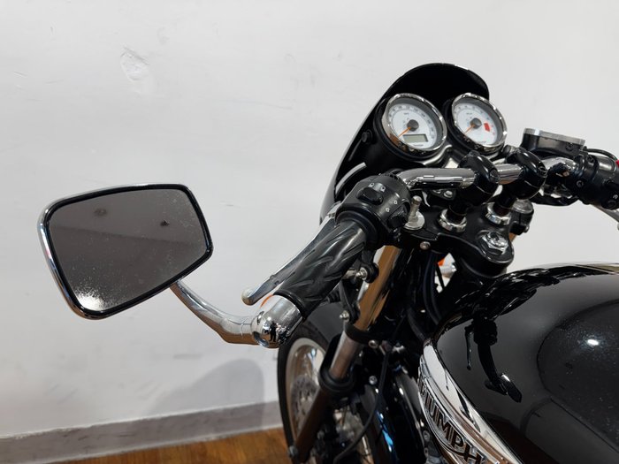 2010 Triumph THRUXTON 900 Black
