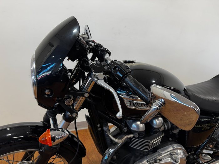 2010 Triumph THRUXTON 900 Black