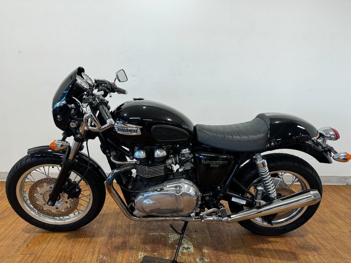 2010 Triumph THRUXTON 900 Black