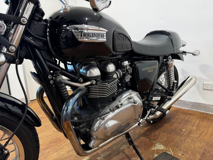 2010 Triumph THRUXTON 900 Black