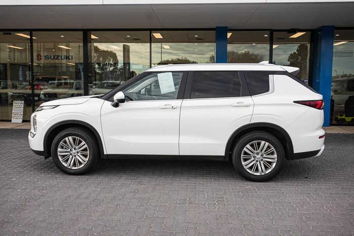 2024 Mitsubishi Outlander LS