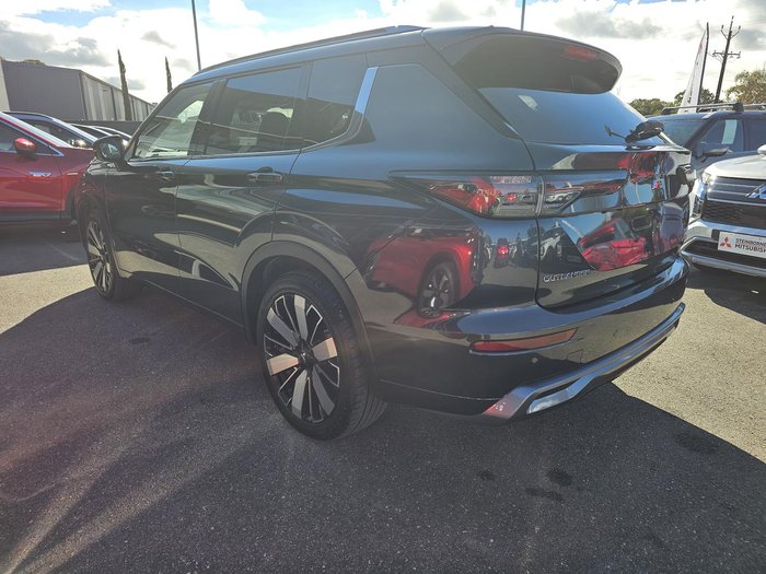 2025 Mitsubishi Outlander Exceed
