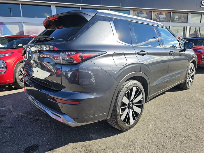 2025 Mitsubishi Outlander Exceed