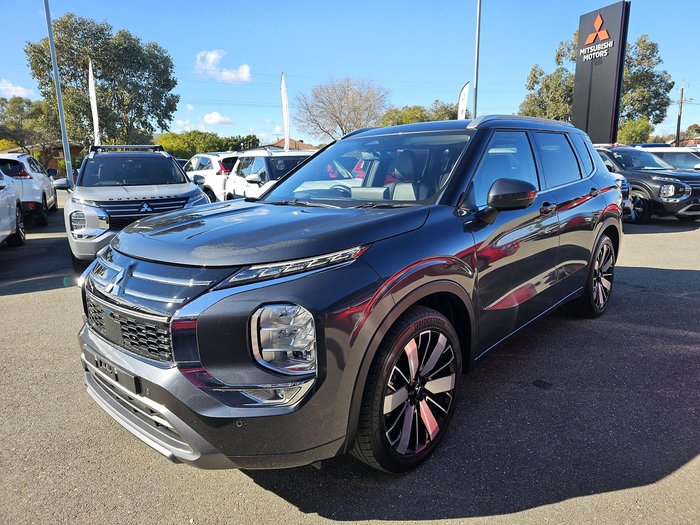 2025 Mitsubishi Outlander Exceed