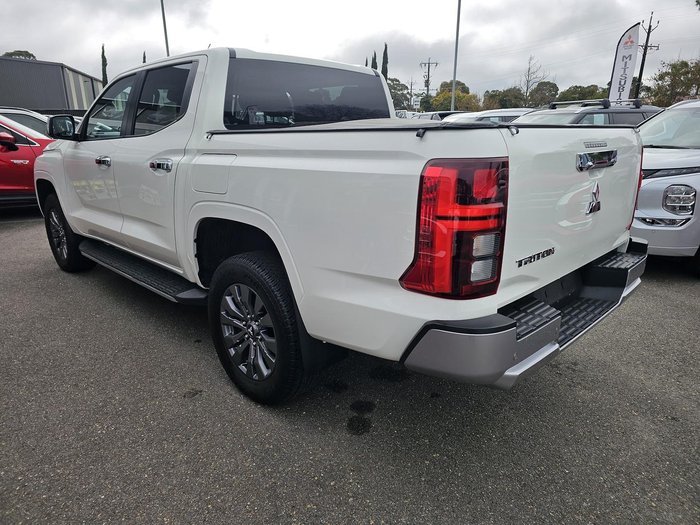 2024 Mitsubishi Triton GLS