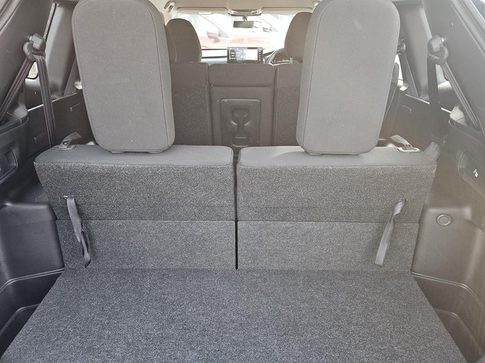 2025 Mitsubishi Outlander ES