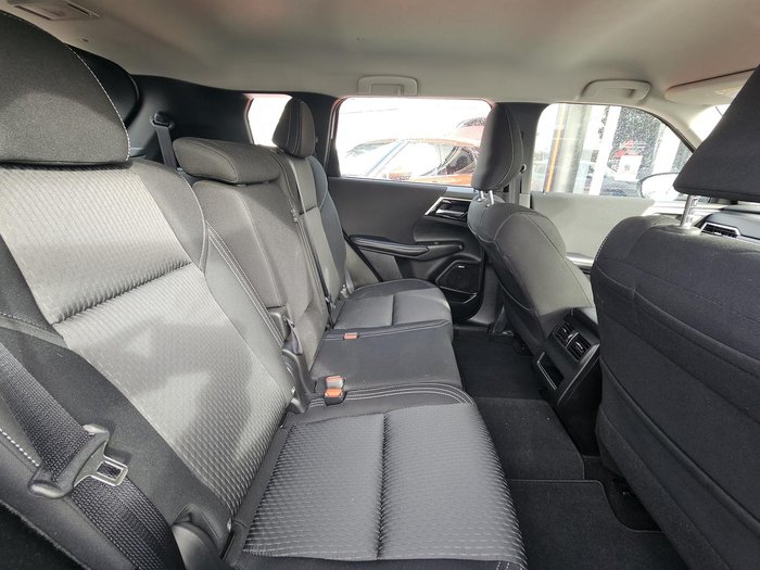 2025 Mitsubishi Outlander ES