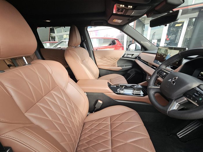 2025 Mitsubishi Outlander Exceed Tourer