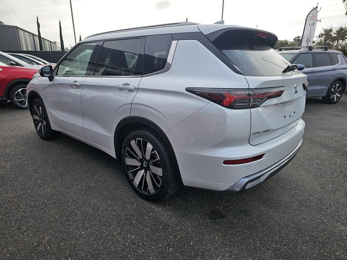2025 Mitsubishi Outlander Exceed