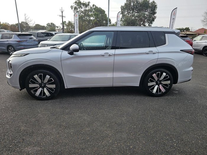 2025 Mitsubishi Outlander Exceed