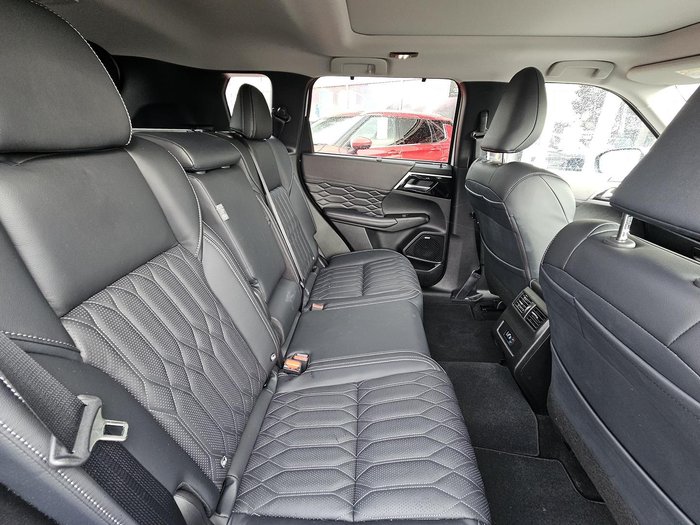 2025 Mitsubishi Outlander Exceed