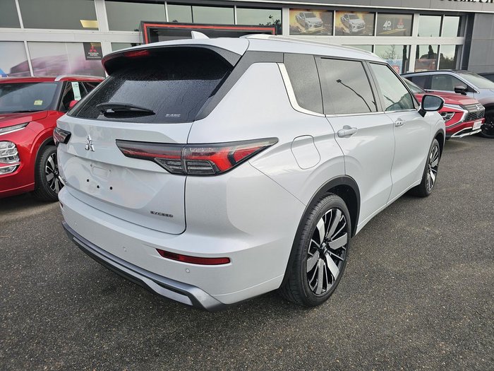 2025 Mitsubishi Outlander Exceed