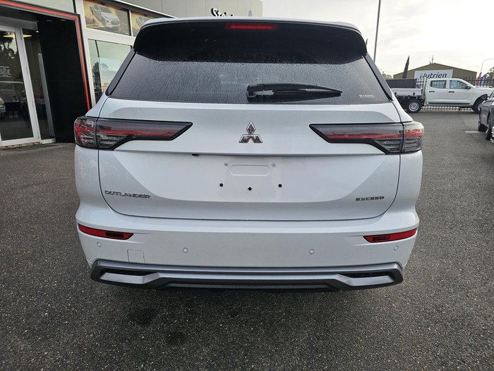 2025 Mitsubishi Outlander Exceed