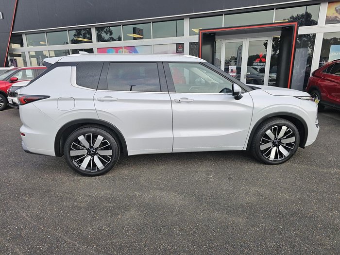 2025 Mitsubishi Outlander Exceed
