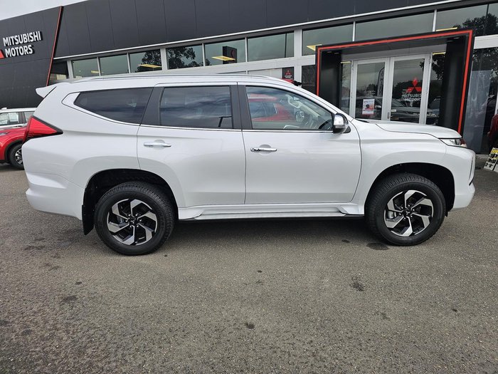 2024 Mitsubishi Pajero Sport Exceed