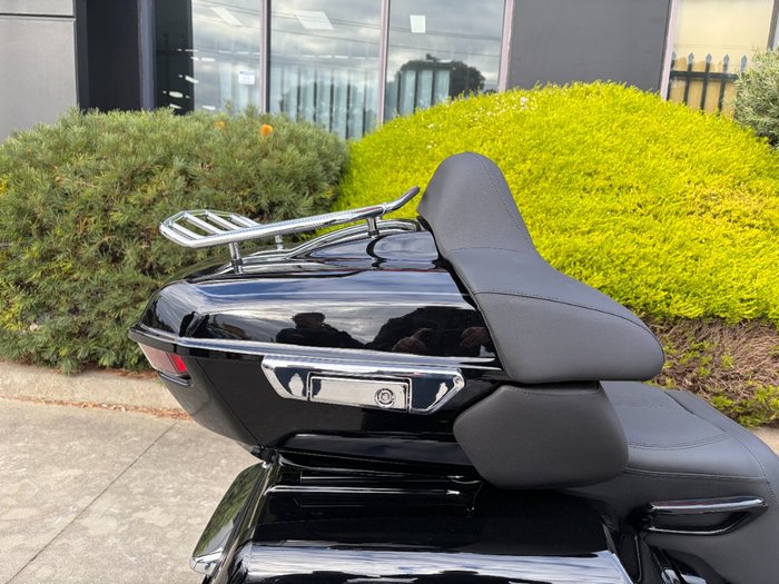 2026 HARLEY-DAVIDSON FLHLT STREET GLIDE 3 LTD (117) Black