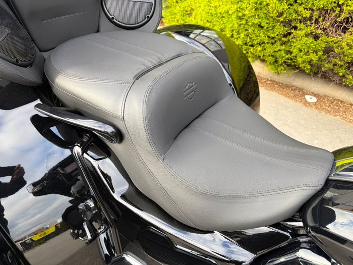 2026 HARLEY-DAVIDSON FLHLT STREET GLIDE 3 LTD (117) Black