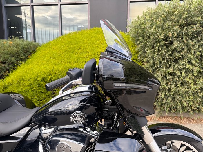 2026 HARLEY-DAVIDSON FLHLT STREET GLIDE 3 LTD (117) Black