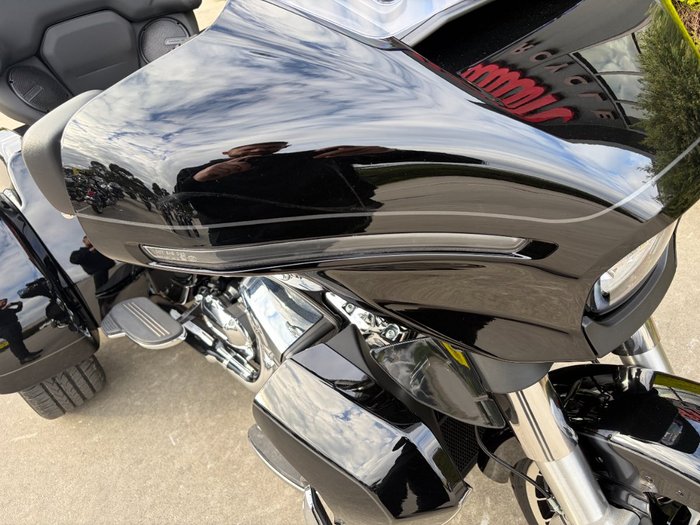 2026 HARLEY-DAVIDSON FLHLT STREET GLIDE 3 LTD (117) Black