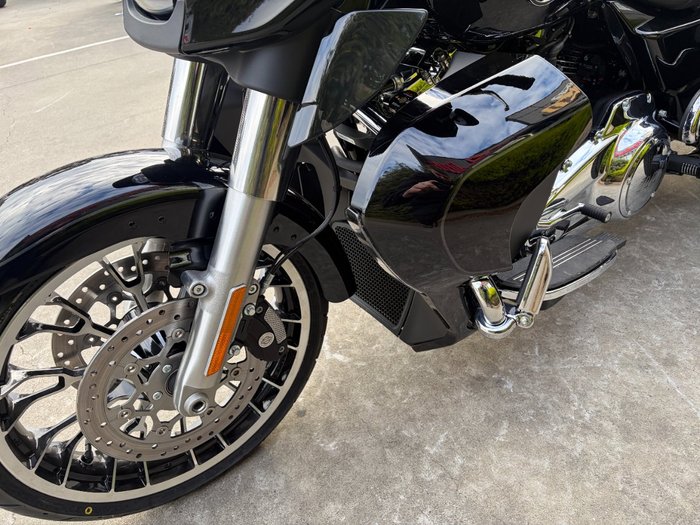 2026 HARLEY-DAVIDSON FLHLT STREET GLIDE 3 LTD (117) Black