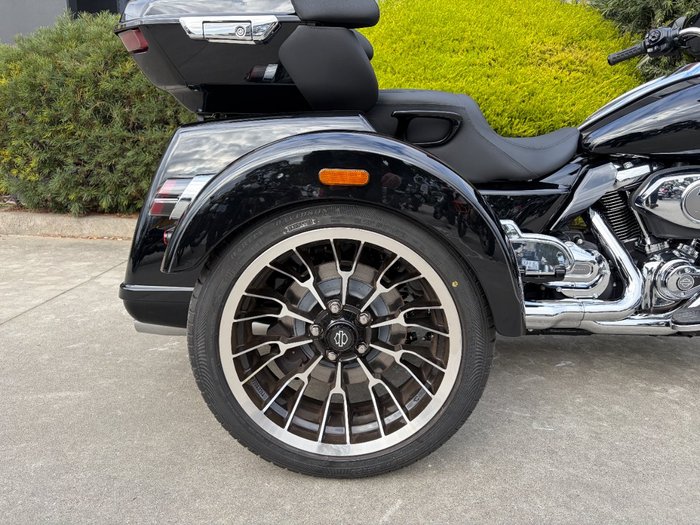 2026 HARLEY-DAVIDSON FLHLT STREET GLIDE 3 LTD (117) Black