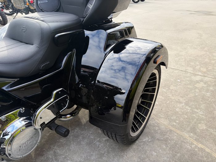 2026 HARLEY-DAVIDSON FLHLT STREET GLIDE 3 LTD (117) Black