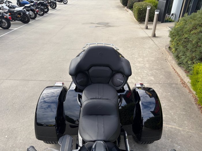 2026 HARLEY-DAVIDSON FLHLT STREET GLIDE 3 LTD (117) Black