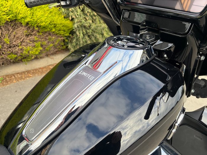 2026 HARLEY-DAVIDSON FLHLT STREET GLIDE 3 LTD (117) Black