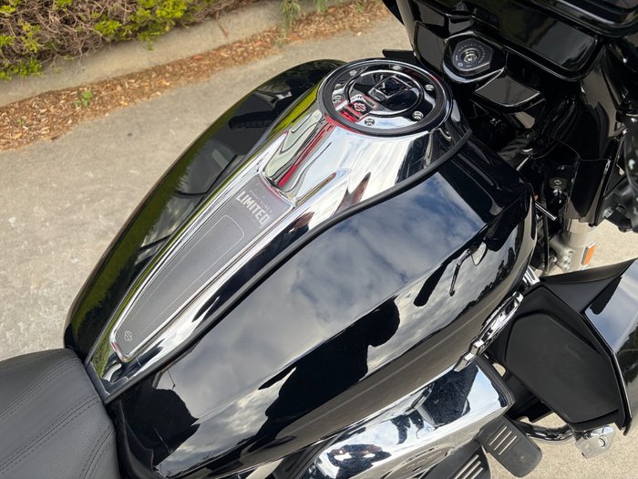 2026 HARLEY-DAVIDSON FLHLT STREET GLIDE 3 LTD (117) Black