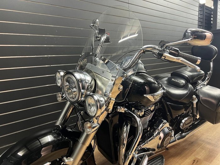 2016 TRIUMPH THUNDERBIRD LT Black