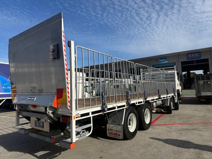 2025 Isuzu F Series FYJ300-350