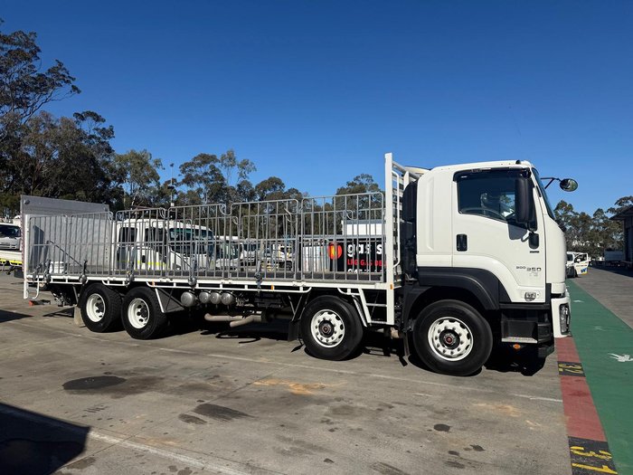 2025 Isuzu F Series FYJ300-350