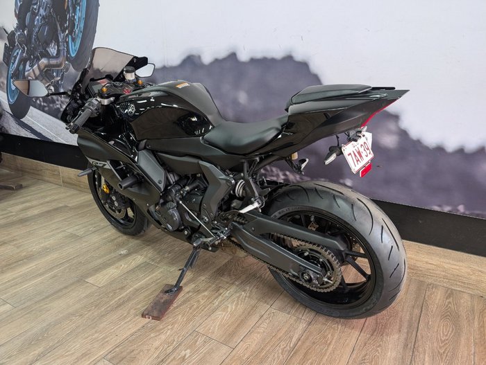 2024 Yamaha YZF-R7LA Black