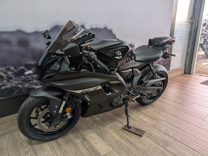 2024 Yamaha YZF-R7LA Black