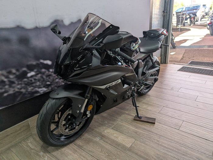 2024 Yamaha YZF-R7LA Black