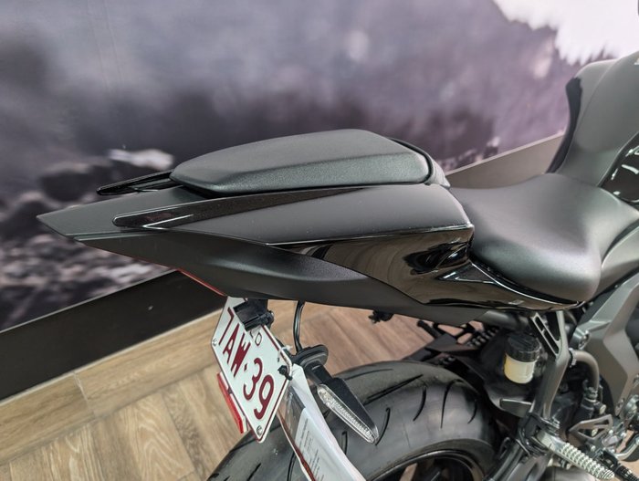2024 Yamaha YZF-R7LA Black