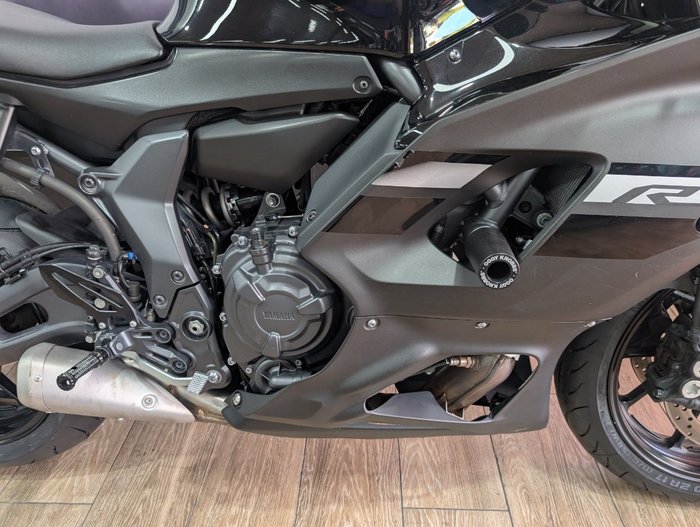 2024 Yamaha YZF-R7LA Black