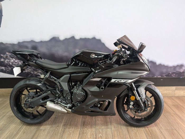 2024 Yamaha YZF-R7LA Black