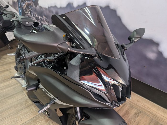 2024 Yamaha YZF-R7LA Black