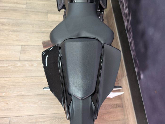 2024 Yamaha YZF-R7LA Black