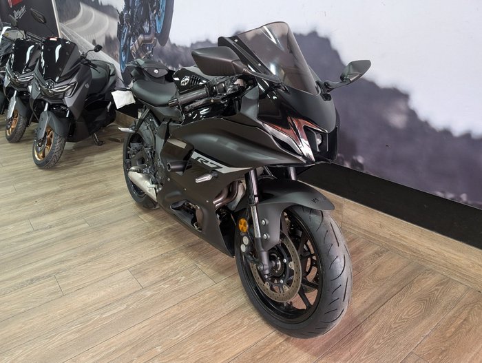 2024 Yamaha YZF-R7LA Black