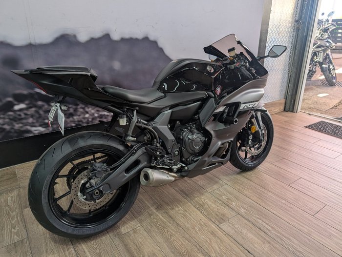 2024 Yamaha YZF-R7LA Black